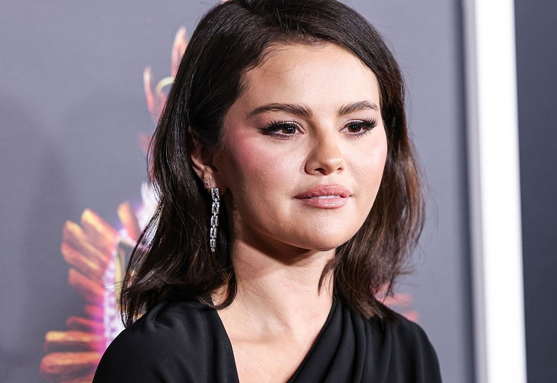 Селена Гомес рассказала об отношениях с Бенни Бланко: «Я никогда не чувствовала себя в большей безопасности»