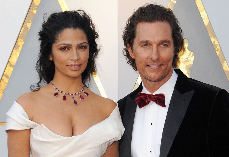 Мэттью Макконахи снялся в рекламе без штанов. Фото!