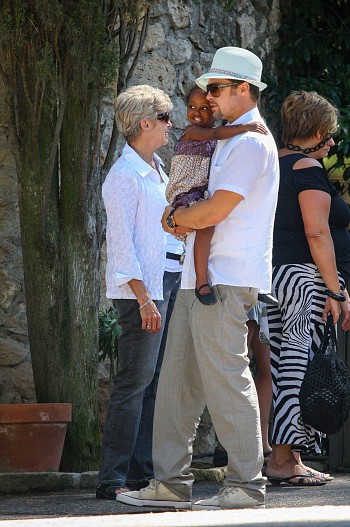 Брэд Питт с мамой и дочкой&nbsp;