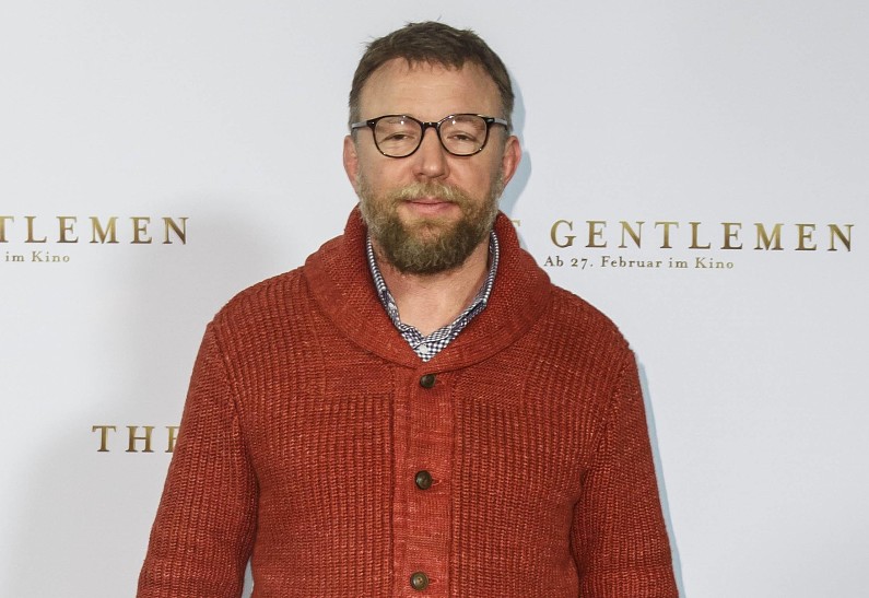 «Охранники были в шоке»: Гая Ричи обокрали на съемочной площадке 