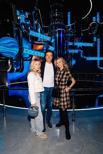 Алина Ковалёва с семьей