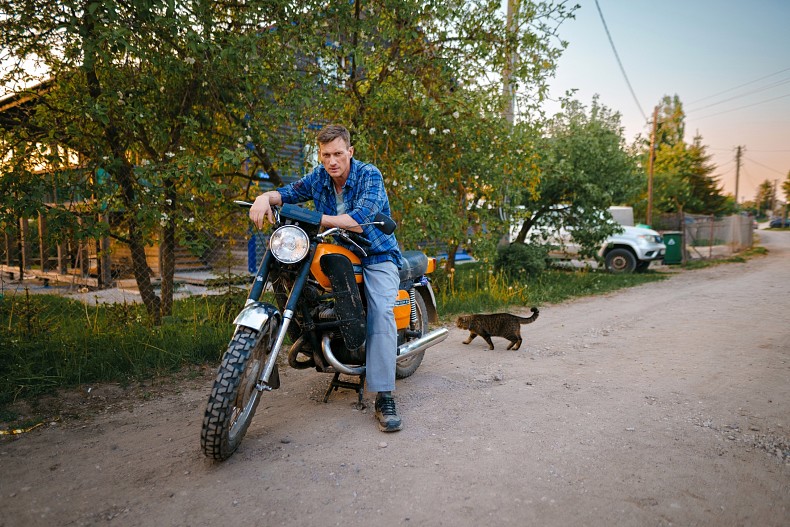 Пётр Рыков на съемках сериала «Кордон»