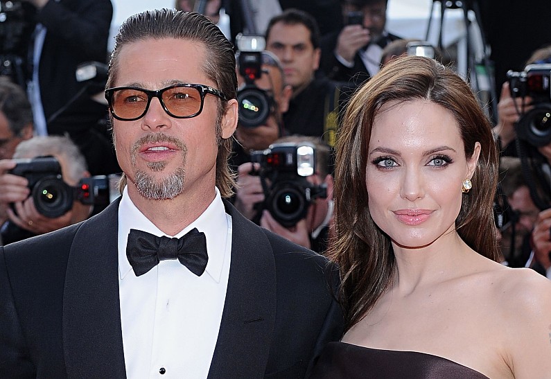 Анджелина Джоли вынуждает Брэда Питта раскрыть правду об их отношениях