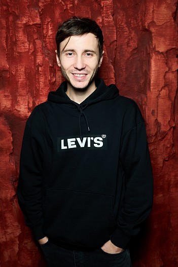 Антон Азаров