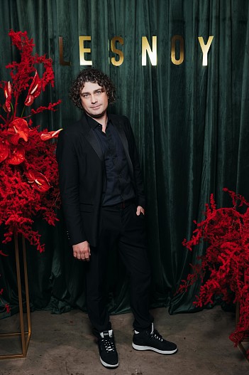 Дмитрий Оленин