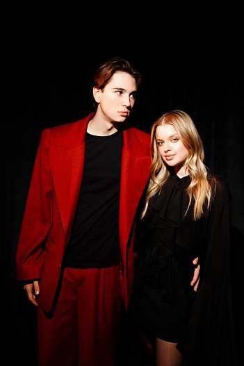 Кристи Крайм со спутником