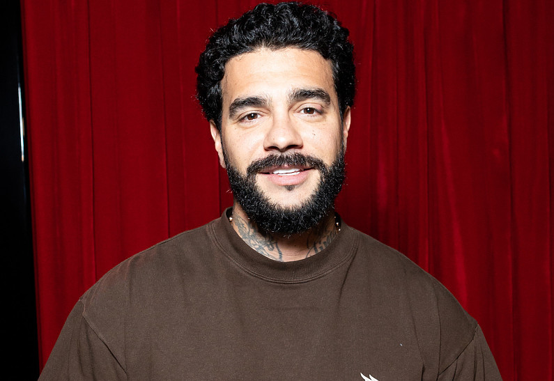 Тимати, Сабуров, Бустер, Мусагалиев и другие звезды и инфлюенсеры прочитали сказки народов России