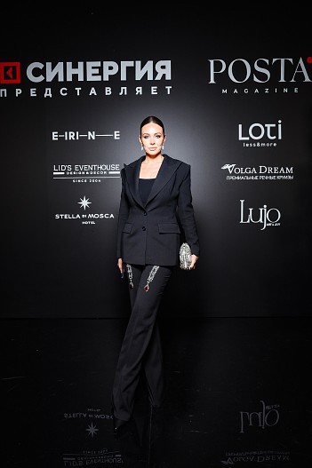 Марика Абдразакова (в YANINA Couture)