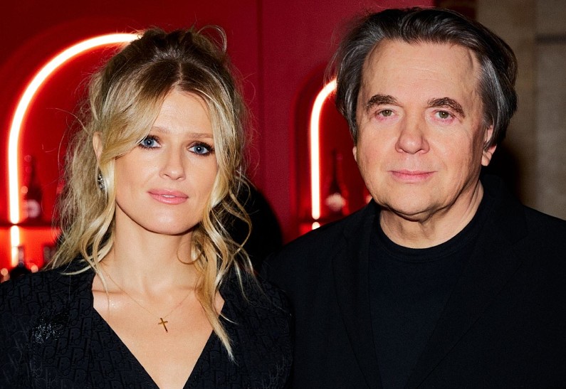 Константин и Софья Эрнст, Яна Рудковская, Сати Спивакова, Алёна Долецкая и другие гости посетили рождественский ужин Яндекс Книг