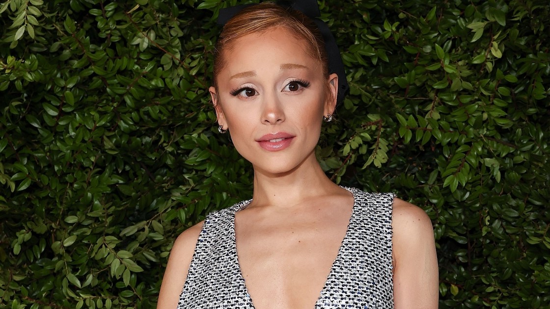 Тесіктері бар бөлмедегі порно Жалғасы бар тай массажының сексін көріңіз