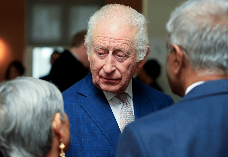 Названа причина, по которой Карл III не раскрыл свой диагноз рака