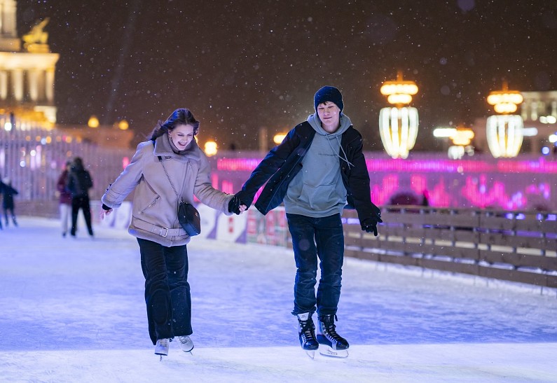 «Купидошка на катке»: акция-знакомство на ВДНХ