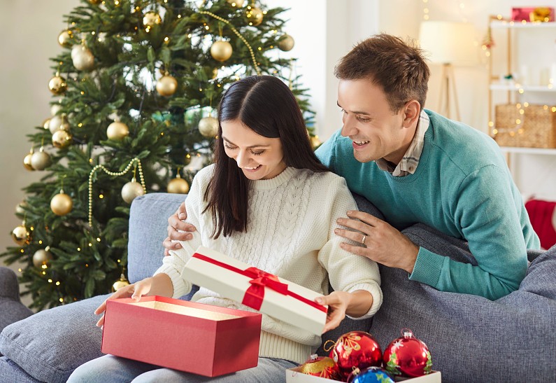 Подарки для близких, как не ошибиться с выбором: готовимся к Новому году вместе с экспертами