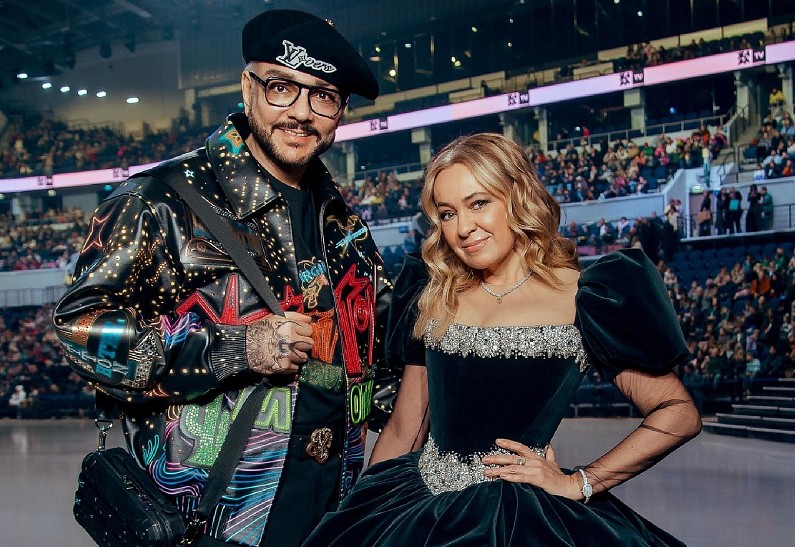 Филипп Киркоров, Мот и Мария Мельникова, Виктория Лопырёва и другие гости премьеры ледового шоу «Золушка в королевстве фей»