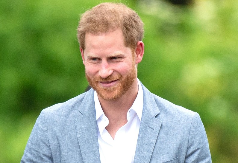 Принц Гарри не собирается возвращаться в Великобританию с Меган Маркл и детьми 