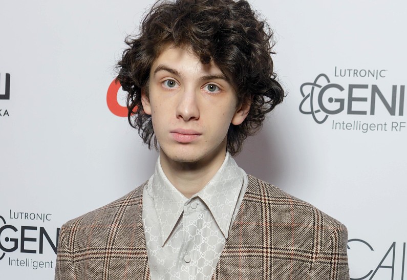 Марк Эйдельштейн получил главную роль во втором сезоне сериала «Мистер и миссис Смит»