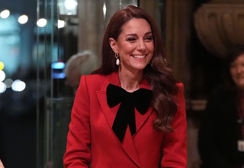 Королевская семья и друзья объединились, чтобы поддержать Кейт Миддлтон на рождественской службе 