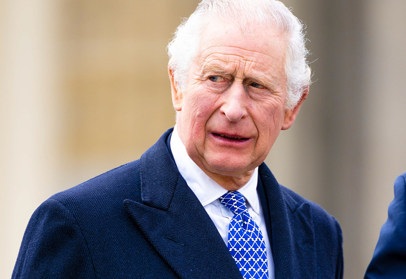 «Птичий стол»: больной раком Карл III соблюдает экстремальную диету