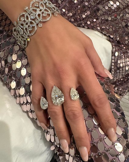 Дженнифер Лопес (украшения SHIPHRA)