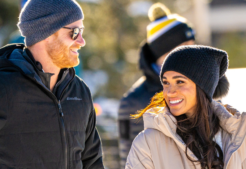 Как принц Гарри и Меган Маркл проводят время на горнолыжном курорте в Канаде? Новые фото!