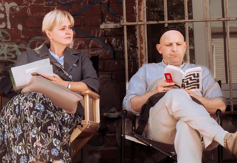 Анна Михалкова, Александр Робак, Фёдор Лавров в многосерийной комедийной мелодраме Ангелы района». Фото и тизер!