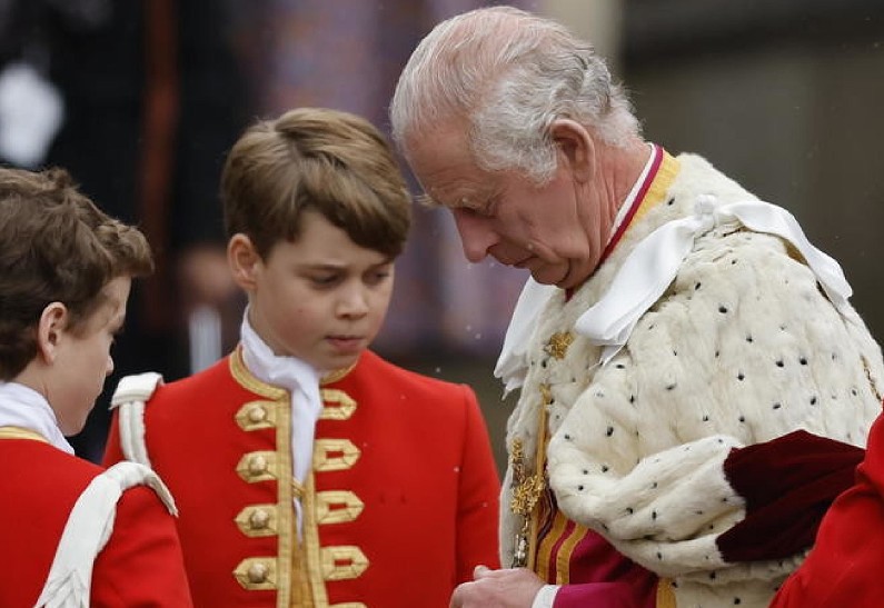 Больше не дедушка: отношения Карла III и принца Джорджа претерпевают изменения