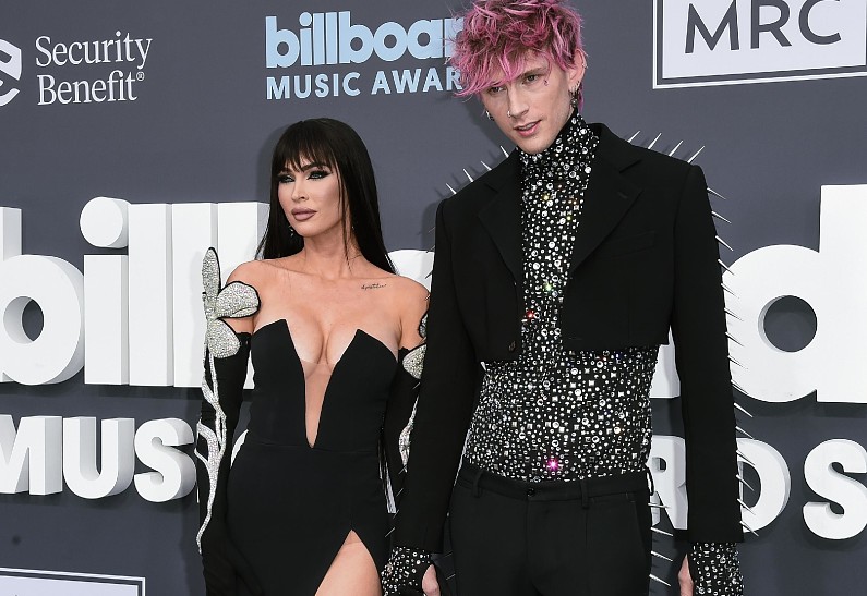 Machine Gun Kelly впервые высказался о выкидыше Меган Фокс