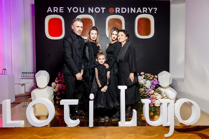 Александр Сирадекиан с семьей