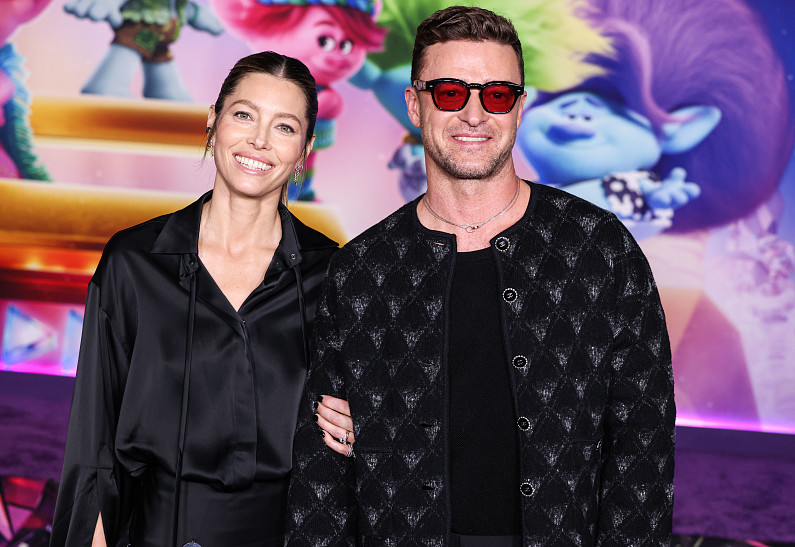 Джастин Тимберлейк впервые появился на публике с женой после скандала с Бритни Спирс