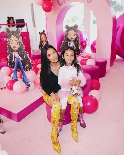 Ким Кардашьян с дочерью Чикаго Уэст