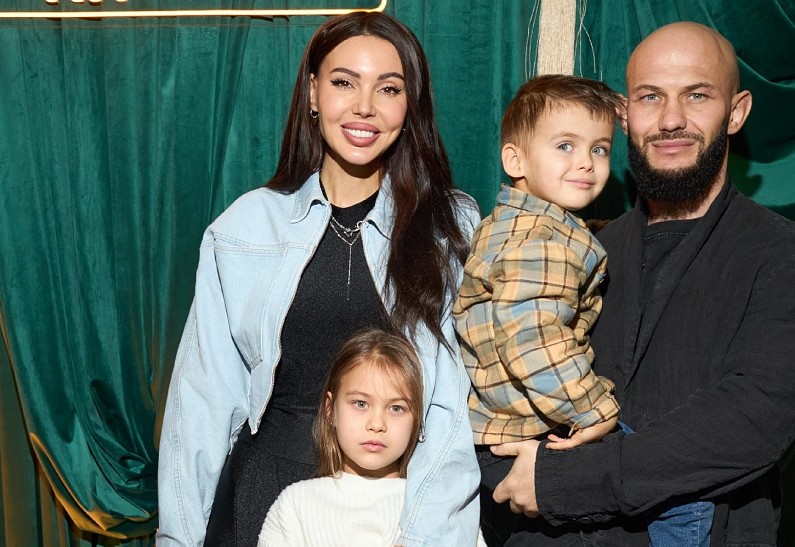 Тина Канделаки, Джиган и Оксана Самойлова с детьми, Саша Стоун и другие гости премьеры сериала «Бедные смеются, богатые плачут»