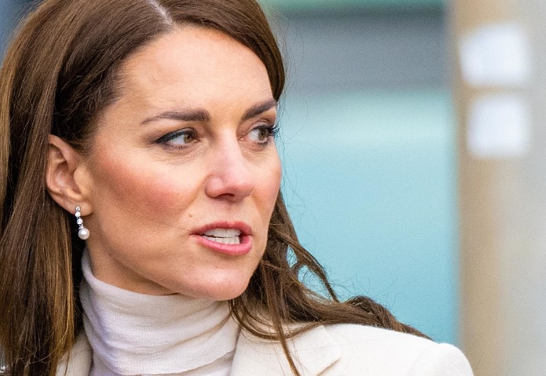 Зарубежные фотоагентства отозвали новое фото Кейт Миддлтон с детьми из-за подозрений на фотошоп