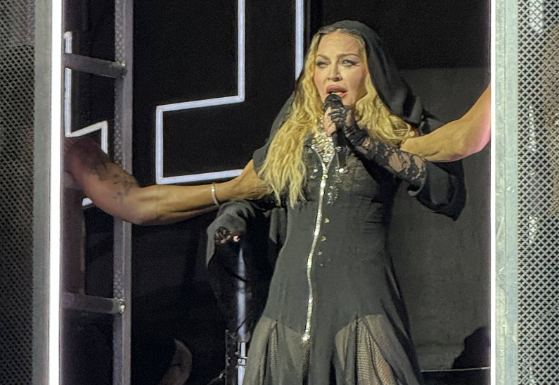 Мадонна оскорбила инвалида на своем концерте