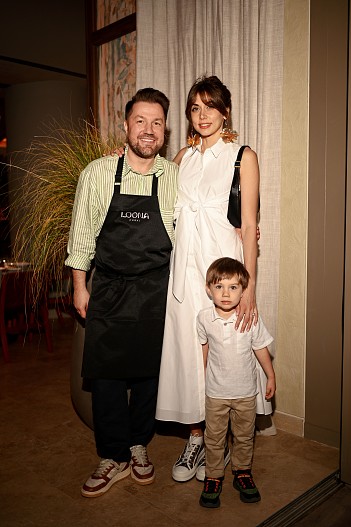 Виталий Истомин с семьей