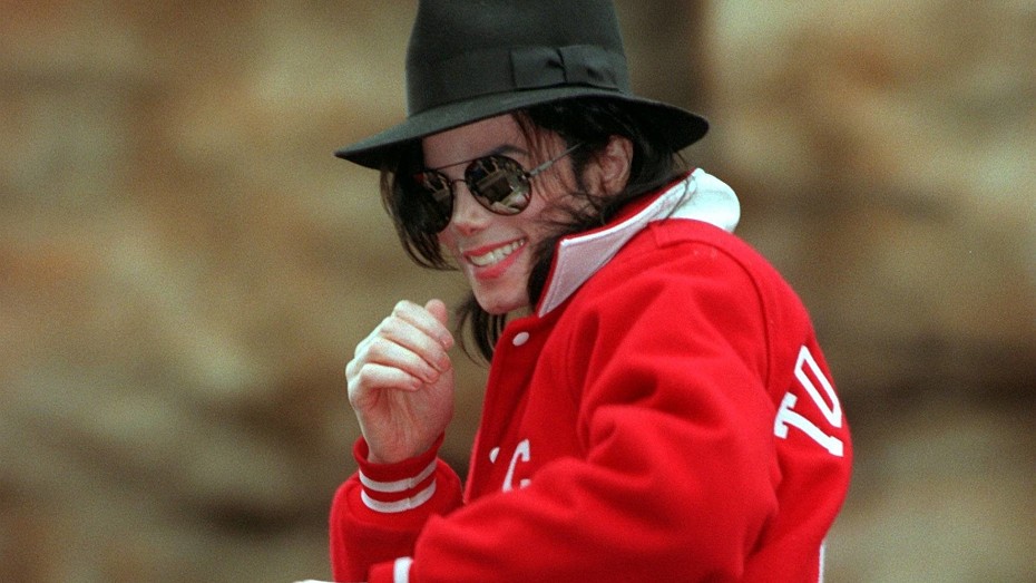 Племянника Майкла Джексона сняли в культовой куртке поп-короля 