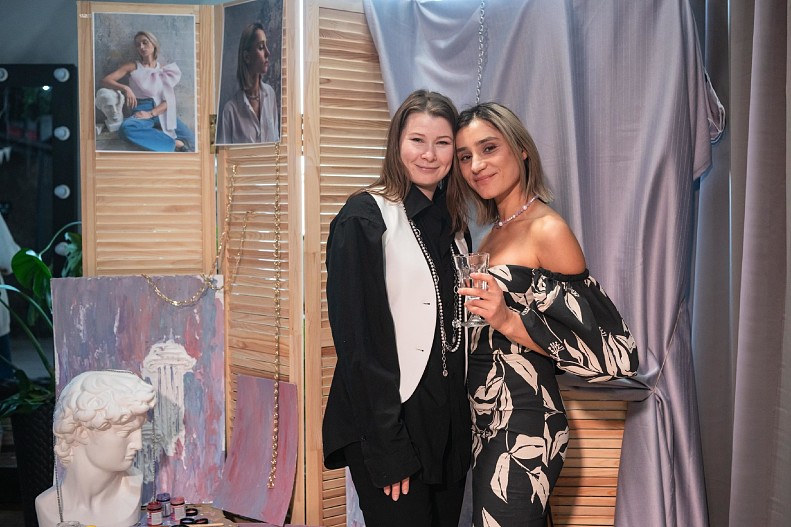 Елена Белоусова и Кристина Варданян