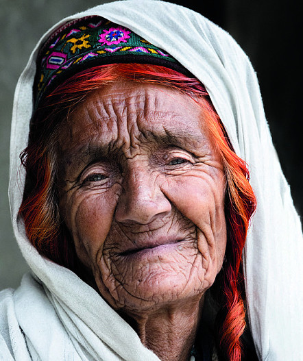 Старушка. Пакистан, высокогорная деревня