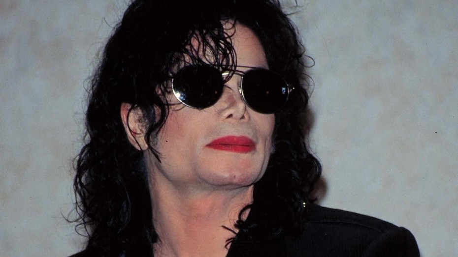Сын Майкла Джексона подал в суд на родную бабушку