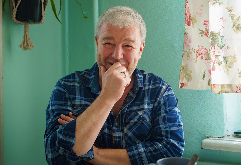 Александр Робак и Юлия Пересильд в сериале «Киберпапа». Первые кадры!