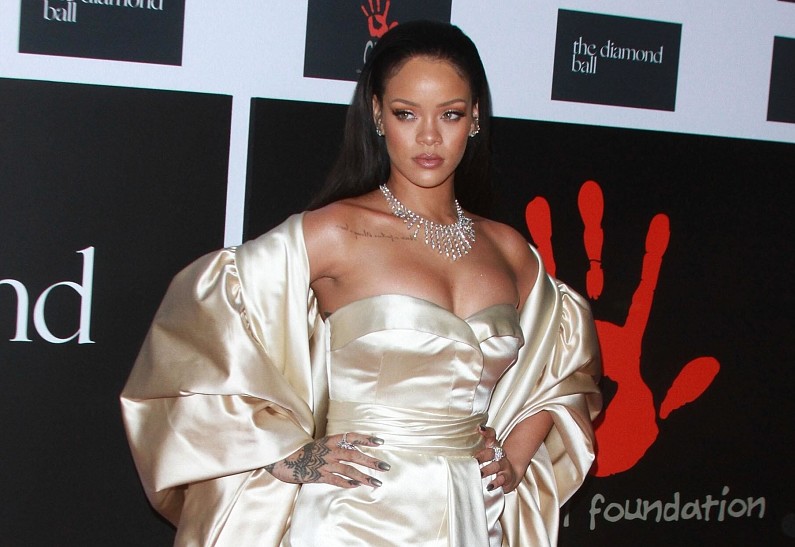 Рианну высмеяли за самое скучное выступление в ее карьере