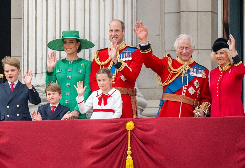 Королевскую семью обвиняют в использовании нейросетей