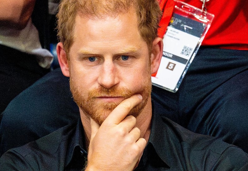 Запятнанная репутация: принц Гарри намерен исключить свое имя из громкого секс-скандала