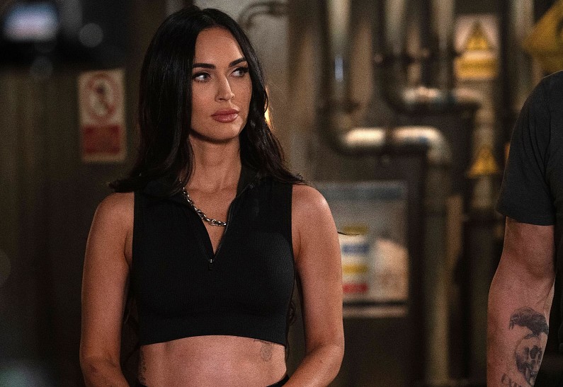 Меган Фокс призвала подписчиц «не тратить свою женскую энергию на мужчин»