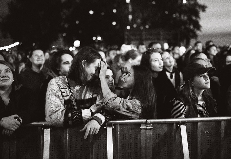 Стало известно, какие артисты выступят на фестивале «Антон тут рядом»