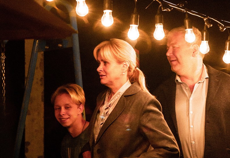 Анна Михалкова и Александр Робак в комедийной мелодраме «Ангелы района»