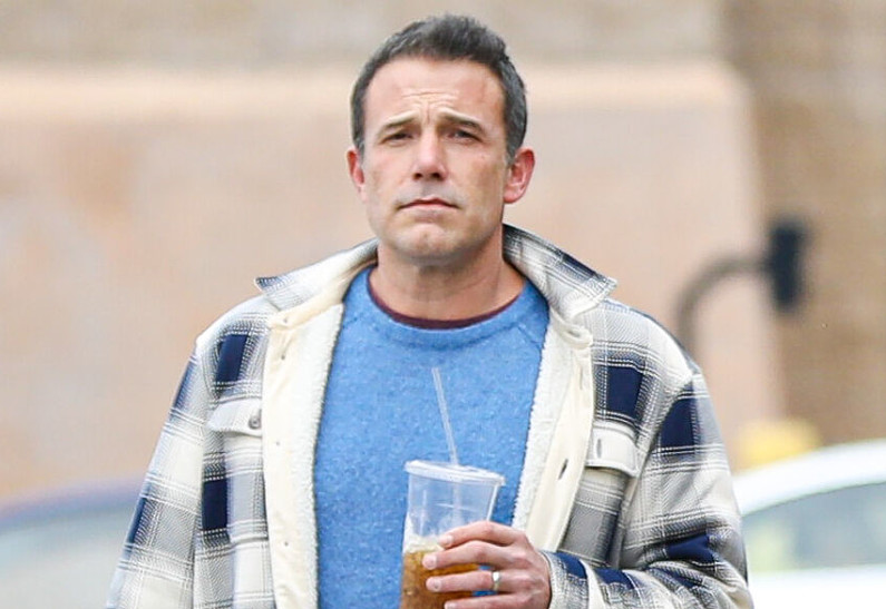 Бен Аффлек сбрил знаменитую бороду для роли в остросюжетном боевике «Расплата»