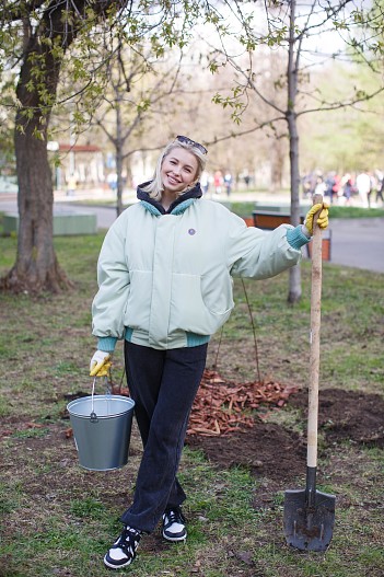 Дина Мирная