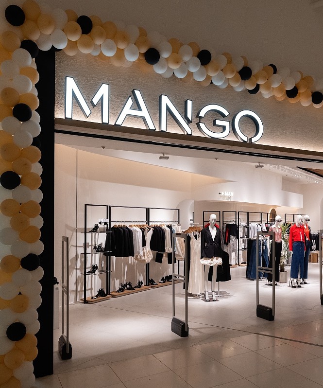 В Москве открылся самый большой магазин MANGO в России