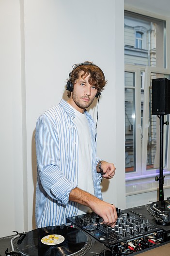 Андрей Захаров