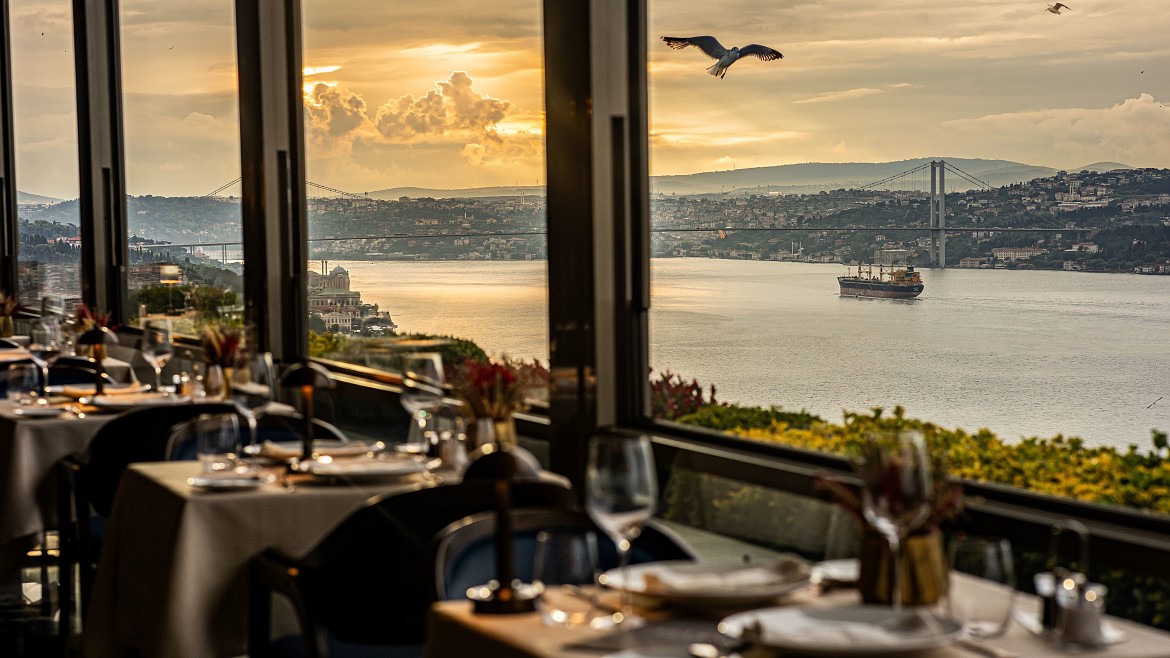 Майские праздники в Стамбуле: наслаждаемся высокой кухней с видом на Босфор